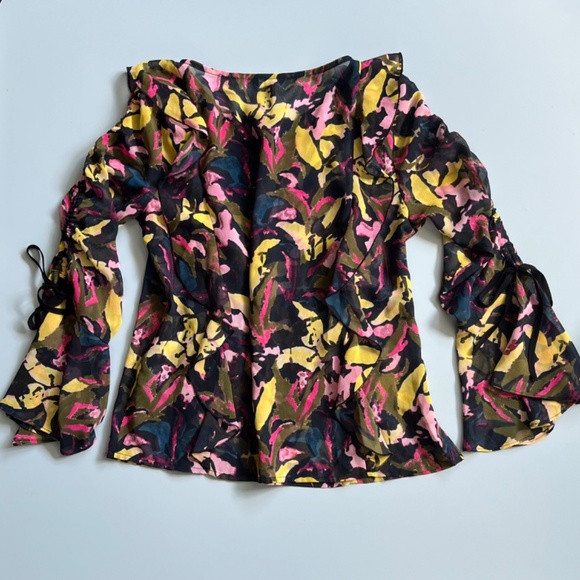 Guess Quinn Floral Ruffle Top - Picture 3 of 8